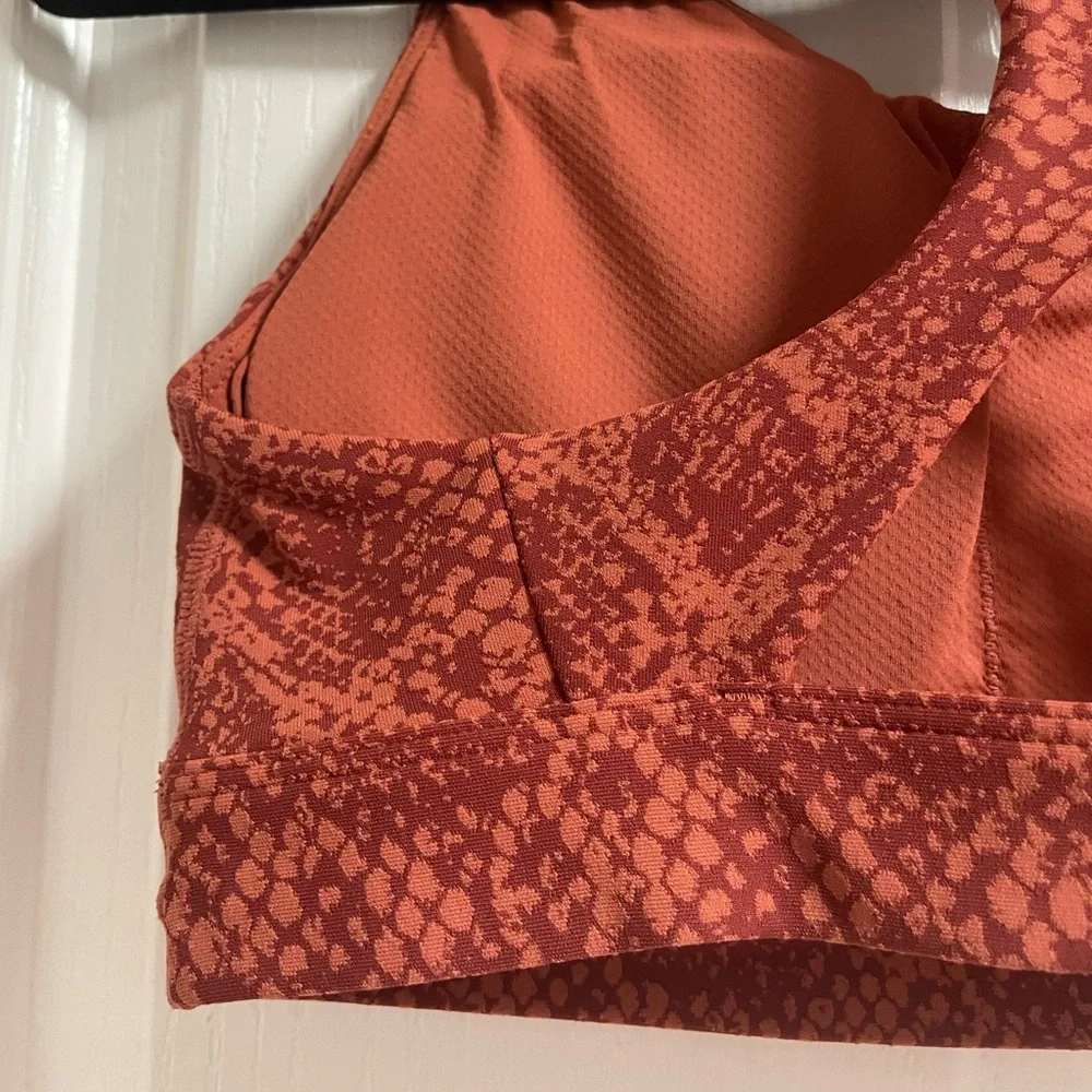 Athleta sports bra size S - Picture 3 of 5
